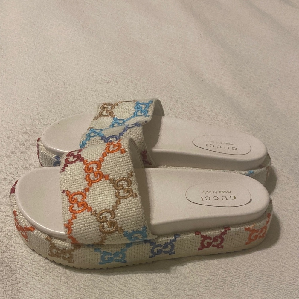 Gucci Cream Slides with Multicolor Logo